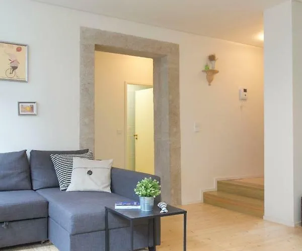 Taipas Plaza @ Historical Center * Porto