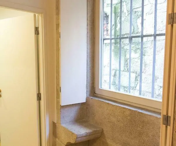 Taipas Plaza @ Historical Center Porto