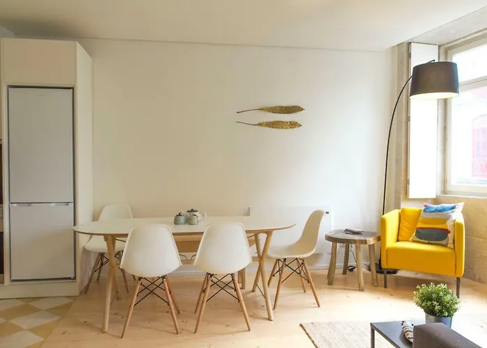 Taipas Plaza @ Historical Center * Oporto