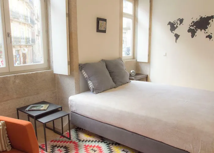 Taipas Plaza @ Historical Center * Oporto